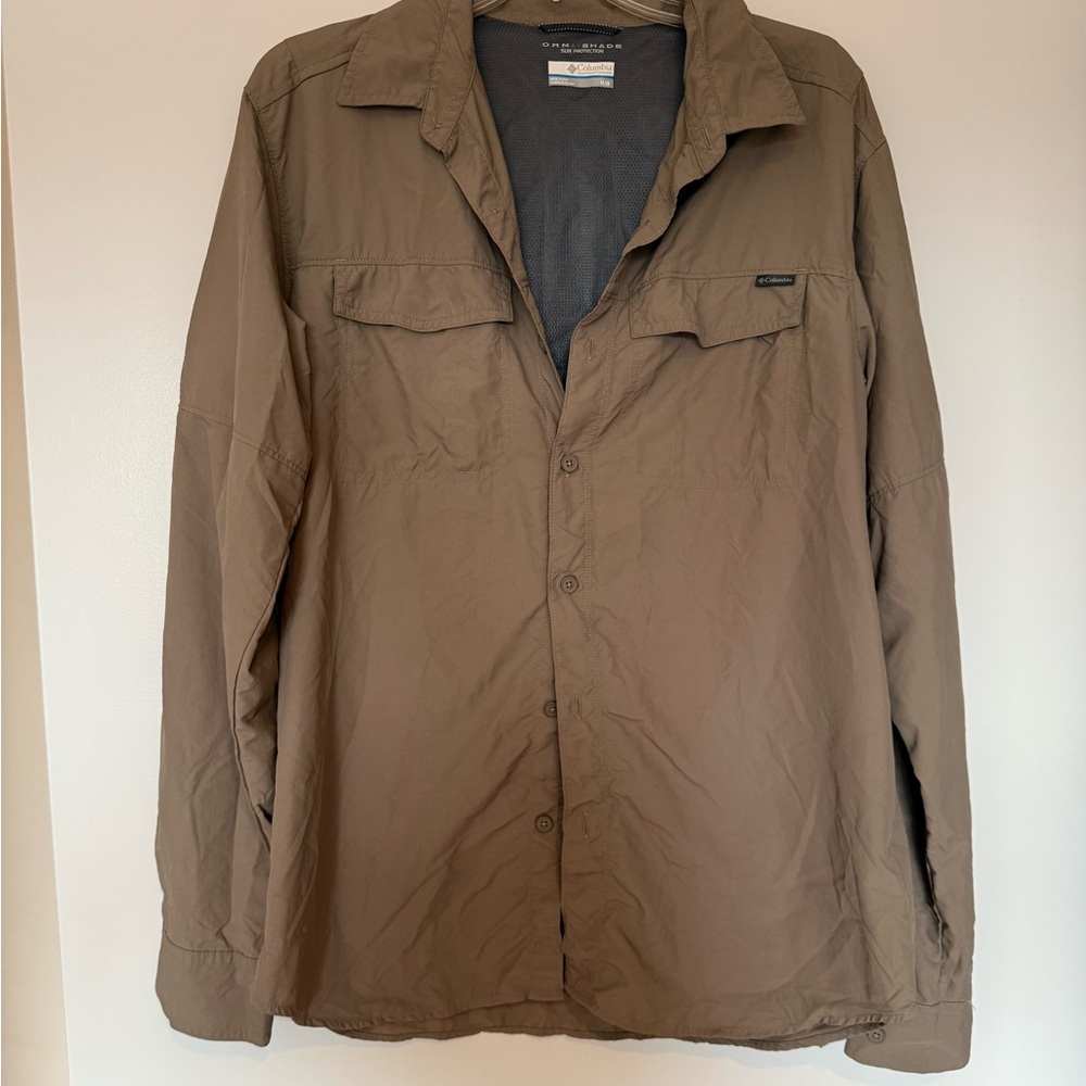 Columbia Men's Light Brown/Tan Lightweight Shirt